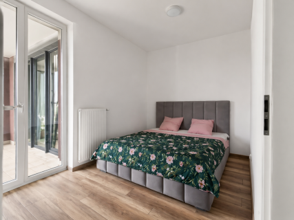 Mieszkanie 4 pokoje, 3 sypialnie, garaż, 2 łazienki, balkon