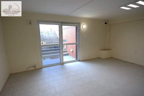 Pawilon handlowy główna ulica Osowa Góra 40 m2