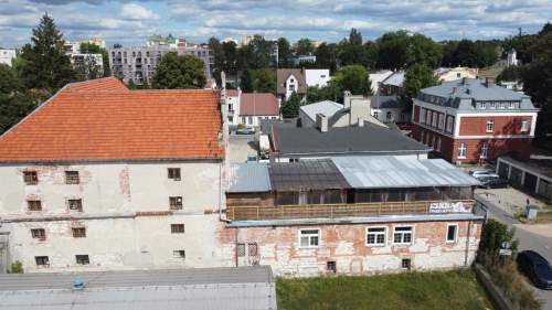 Budynek Spichlerza ul. 6 sierpnia w Puławach.