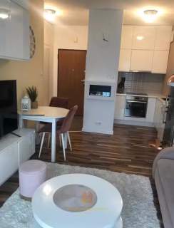 Apartament 2-pokoje, klimatyzacja, garaż i balkon