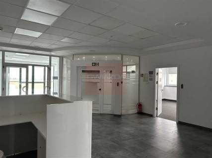 Nieruchomość komercyjna do wynajęcia, 250 m2, Warszawa