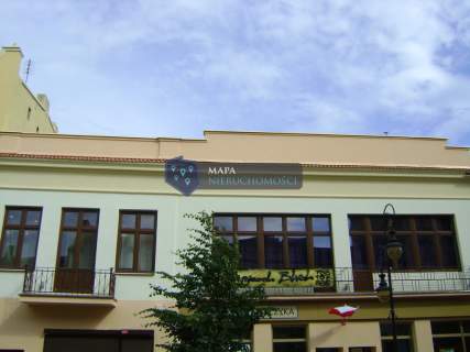 Inwestycyjny lokal z dwiema salami, Centrum