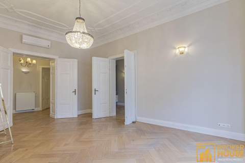 PIĘKNY LOKAL W PRESTIŻOWEJ KAMIENICY