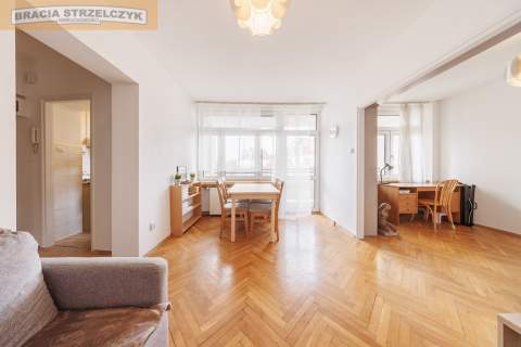 3 pokoje Aleja Wyzwolenia Winda Balkon