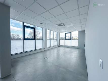 Budynek prod.-handl. z biurami 1240 m 
