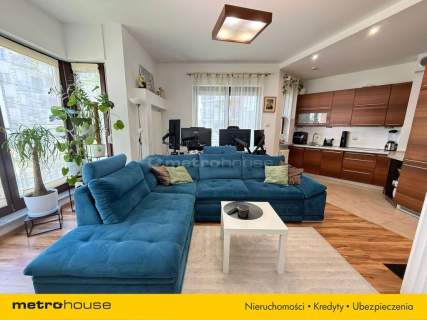 Apartament na Tylnej,miejsce postojowe i komórka