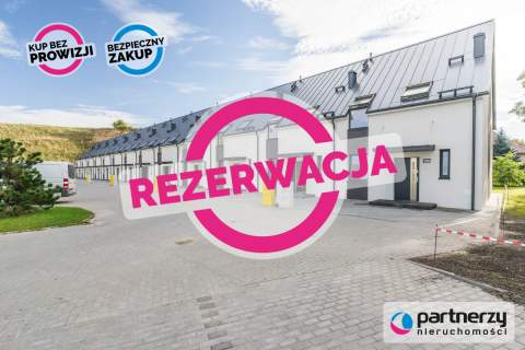 dom na ogrodzonym osiedlu