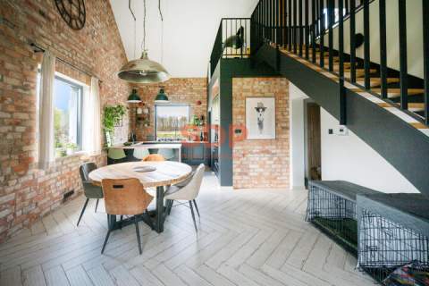 Loftowy klimat 2 budynki działka 1900m2