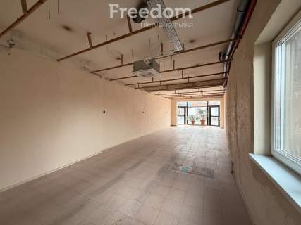Lokal usługowy obok urzędu ok. 130 m2 - Pszczółki