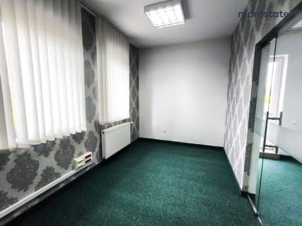 Lokal z miejscami parkingowymi - Zabłocie