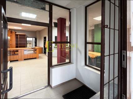 Przestronny lokal na sprzedaż 83m2, 4 pomiszczenia