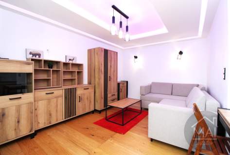 3300zł całość plus prąd. 54m2. 2 pokoje. Dębniki