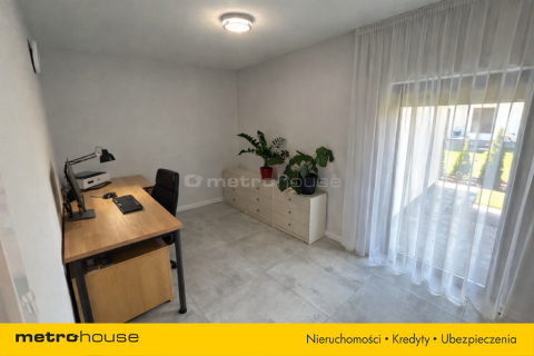 Nowoczesny dom z basenem w prestiżowej lokalizacji