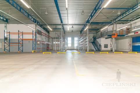 obiekt produkcyjno-magazynowy z dużym placem