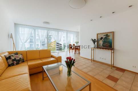 Niezwykle przestronny apartament na Powiślu 