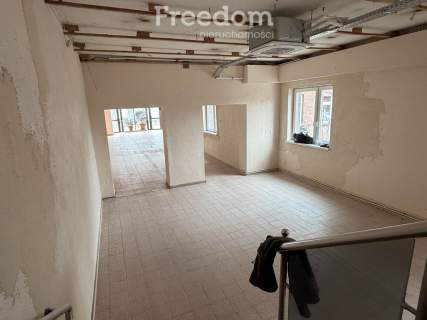 Lokal usługowy obok urzędu ok. 130 m2 - Pszczółki