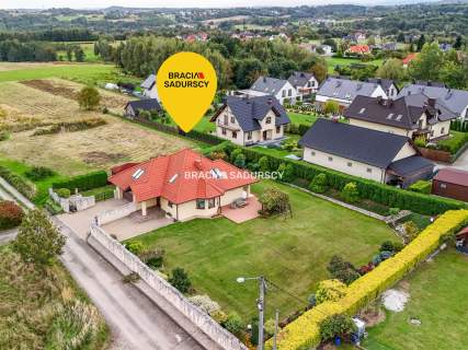 Komfortowy dom pod Wieliczką na dużej działce