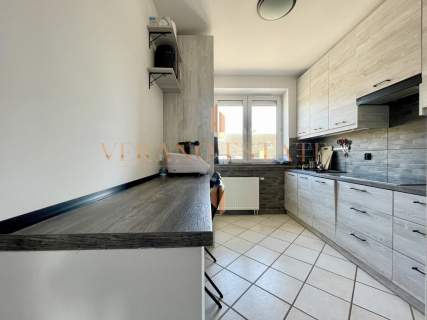3 Pokoje Balkon Garaż Piwnica Dwustronne