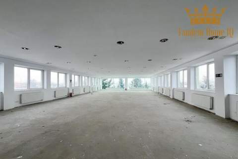 Na wynajem obiekt biurowy 1200m2 z Parkingiem Ursynów, przy S7