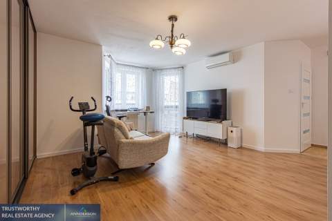 2-pokoje w BDB stanie Balkon i garaż podziemny