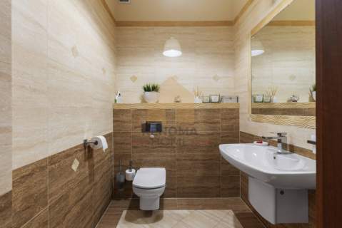 Rodzinny dom z basenem 400m2, Basen Duży Ogród