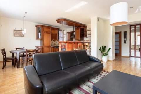 Apartament . Przestrzeń . Winda . Blisko METRO . 2 pok . 62,25...