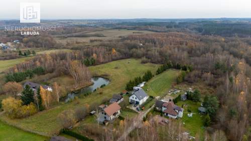 Przestronny dom z dużą działką Nowiny