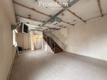 Lokal usługowy obok urzędu ok. 130 m2 - Pszczółki