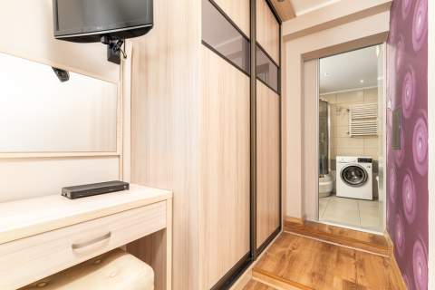 3. pokoje 18m2 strych, po remoncie, przy Hanza