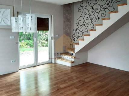 Dom z tarasem i garażem 176m2 działka 1182m2