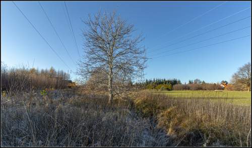 Teren rolniczy z rowem melioracyjnym, linia 220 kV i 110 kV
