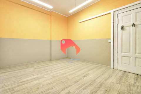 DO WYNAJĘCIA Lokal handlowo-usługowy 50 m PARTER