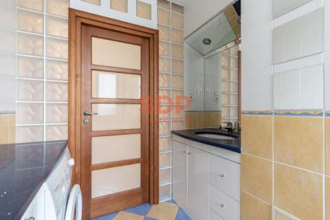 Apartament . Przestrzeń . Winda . Blisko METRO . 2 pok . 62,25...
