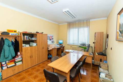 Działka komercyjna z budynkiem 2879m2 ul. Kolejowa