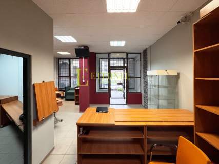 Przestronny lokal na sprzedaż 83m2, 4 pomiszczenia