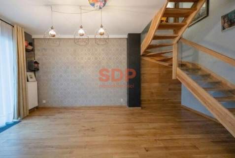 2 poziomy, taras, balkon, 3 pok. 2 łazienki. Dla rodziny