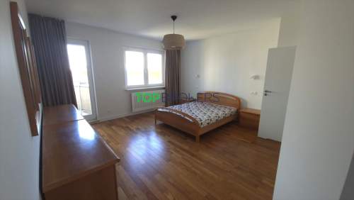 Przestronne 3 pokoje, 2 balkony, 2 garaże