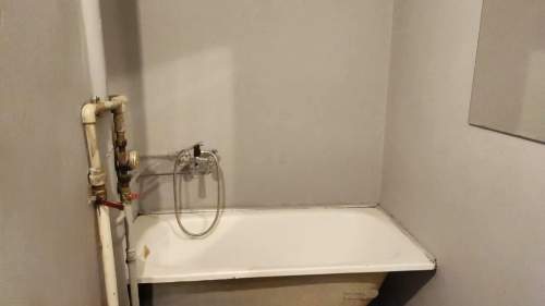 Kawalerka 24 m balkon do remontu 335 tys