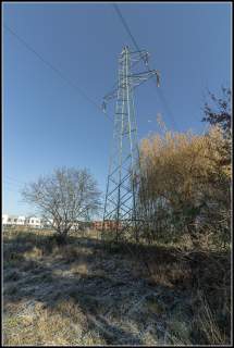 Teren rolniczy z rowem melioracyjnym, linia 220 kV i 110 kV