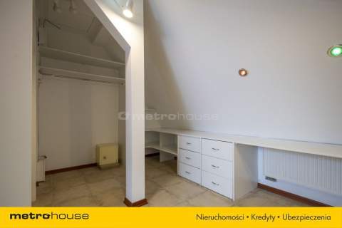 Elegancki Dom Wolnostojący Komfort, Styl