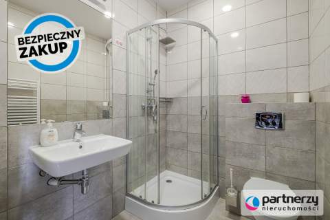 Działający, 11-pokojowy hostel w centrum miasta 