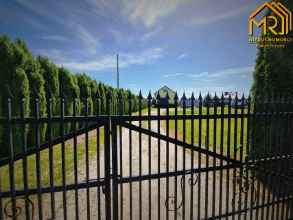 Budynek komercyjny koło Tarnowa