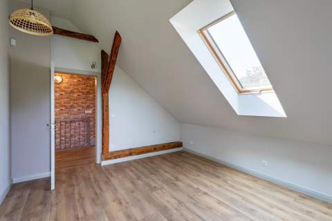DOM 3 PIĘTRA - 230 M2 - DZIAŁKA 12 ARÓW - ZARZYCE