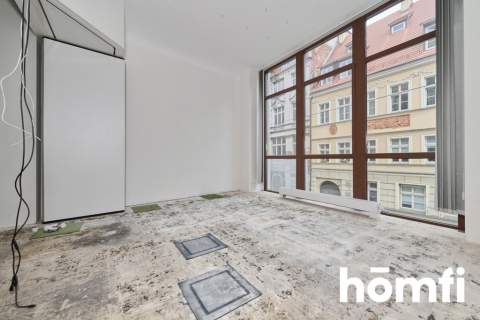Na wynajem lokal 185 m2 z witrynami Rynek 1 piętro