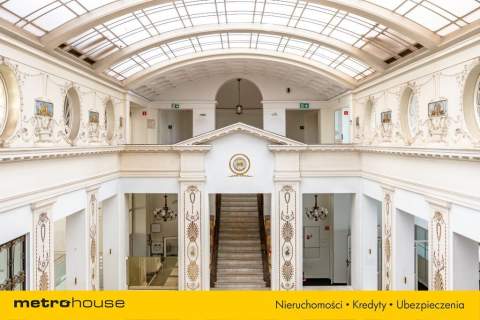REPREZENTACYJNA KAMIENICA - DAWNA SIEDZIBA BANKU