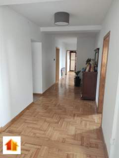 Budynek usługowo-mieszkalny z pełną infrastruktur