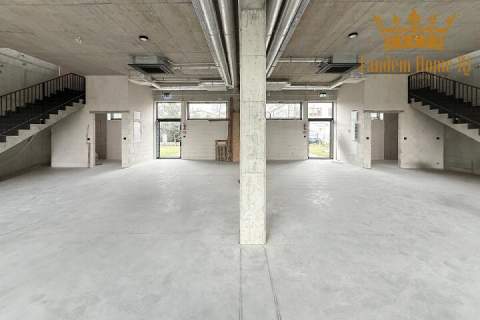 Na wynajem lokal 280m2, trasa Wilanów, pod dom, ogród i garaż