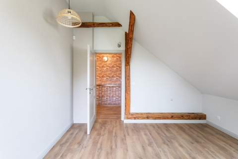 DOM 3 PIĘTRA - 230 M2 - DZIAŁKA 12 ARÓW - ZARZYCE