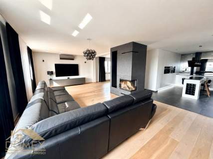 Luksusowy dom dla dwóch rodzin z działką 2199 m2