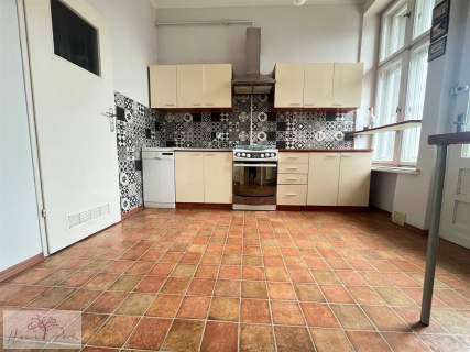 130m2 w centrum 2 mieszkania zadbana kamienica